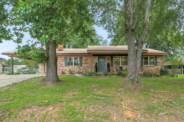 211 Adams Street N, Mena, AR 71953