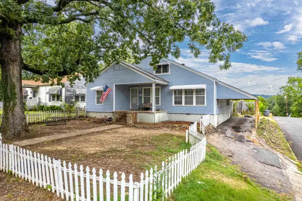 402 Crestwood St, Hot Springs, AR 71913