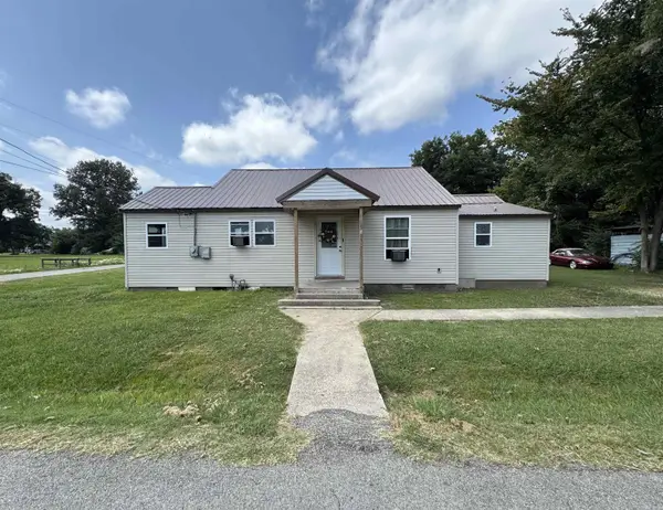487 S Garfield Avenue, Piggott, AR 72454