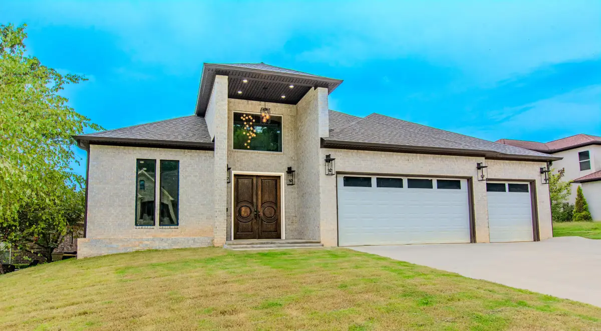 7921 Kanis Oaks Dr, Little Rock, AR 72204 - Image #1