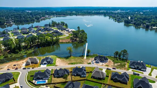 6035 Majestic Waters Drive, Benton, AR 72019