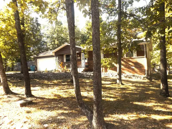 1602 Lakeshore Road, Bull Shoals, AR 72619
