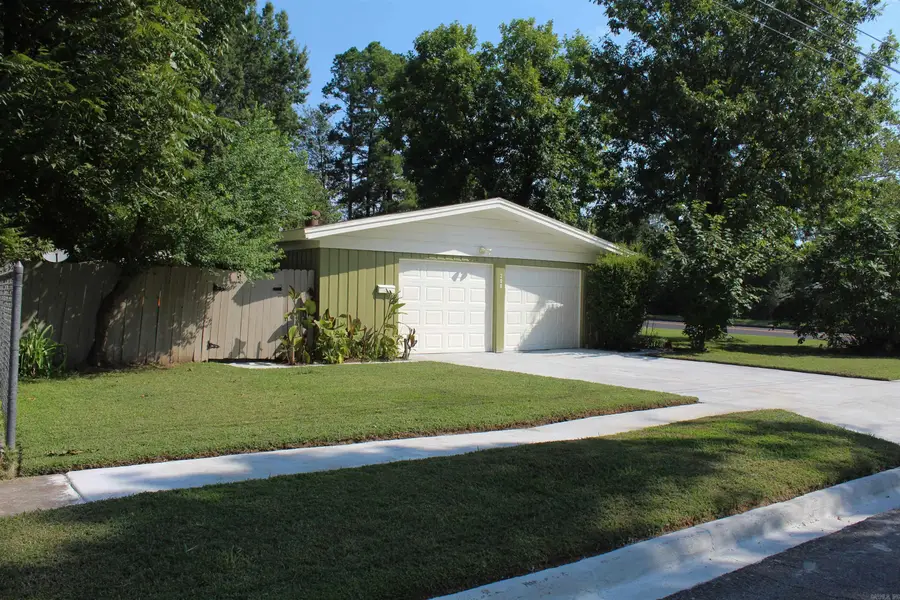 208 S Phoenix Ave, Russellville, AR 72801 - Image #3