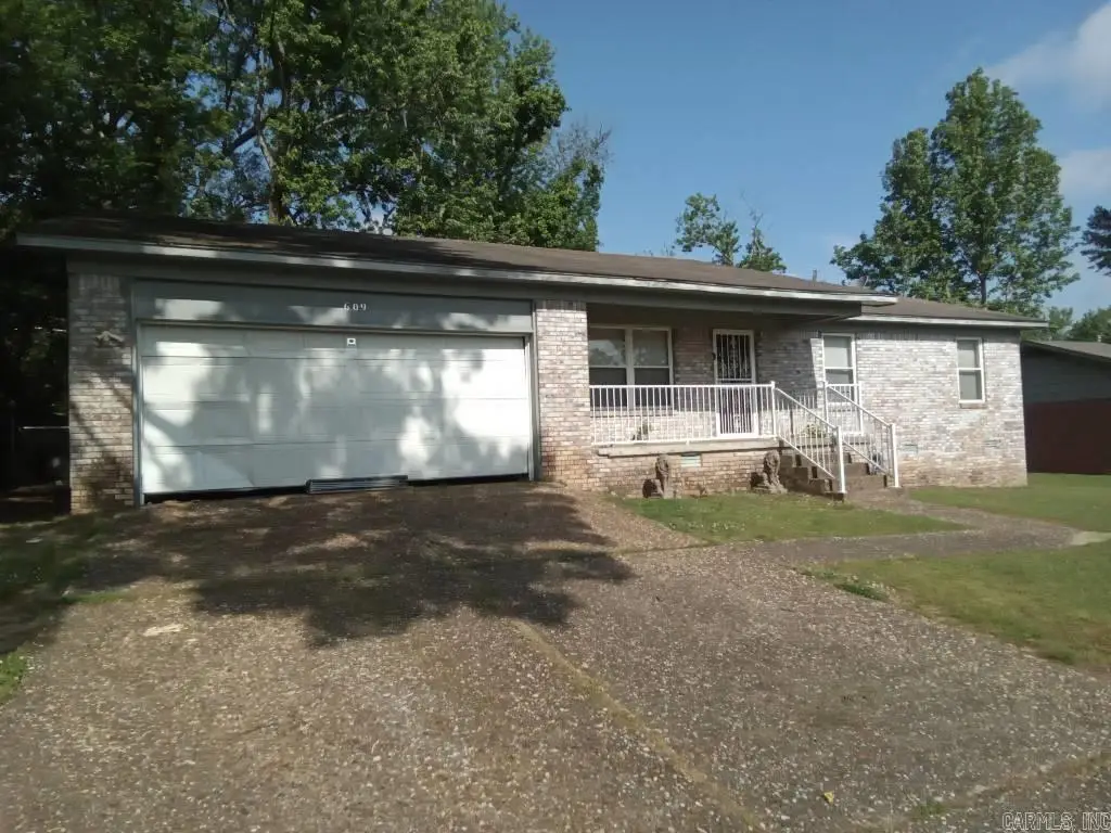 609 Newcastle Dr, Sherwood, AR 72120 - Image #1