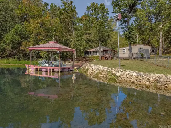 21 W Lakeshore Dr, Highland, AR 72542