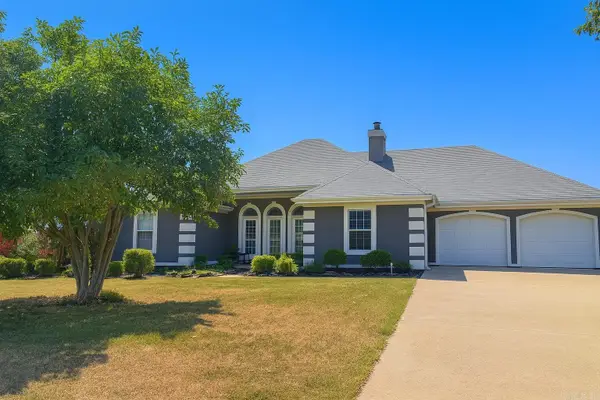 305 Greenmeadow, Jonesboro, AR 72404
