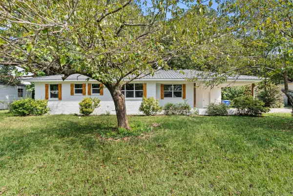 324 S Center Street, Conway, AR 72034