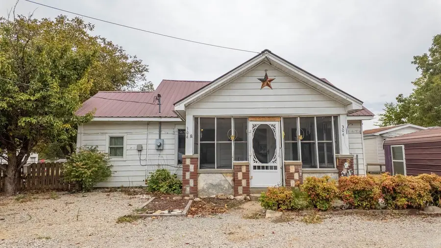 304 W Church Street, Salem, AR 72576 - Image #3