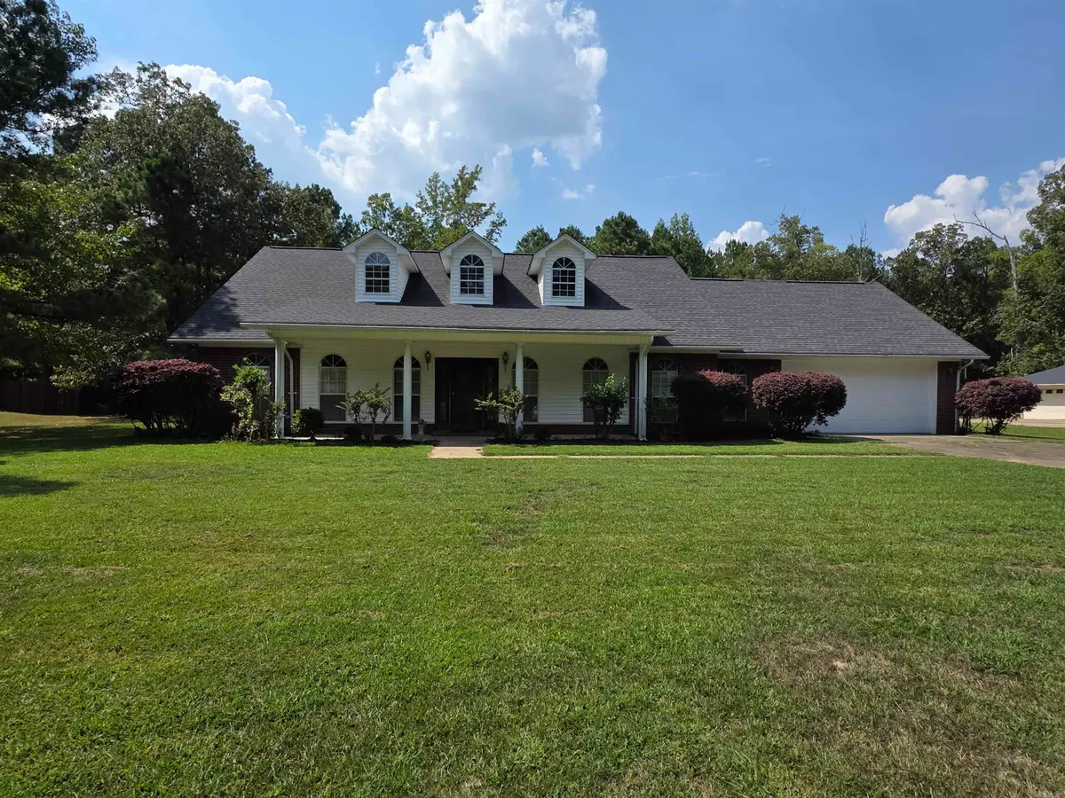 1506 Oakwood Cir, White Hall, AR 71602 - Image #1