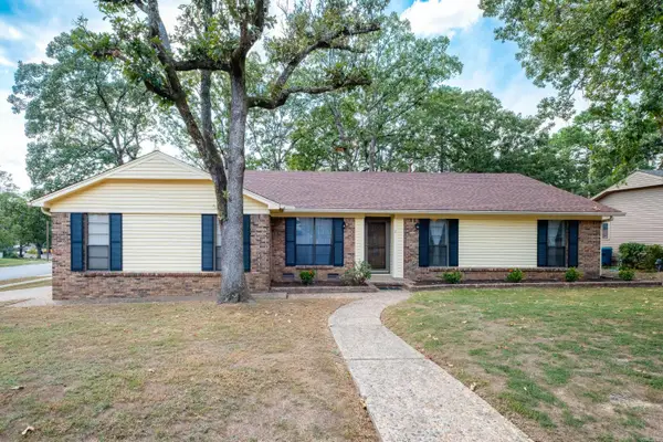 2 Wellington Court, Little Rock, AR 72227