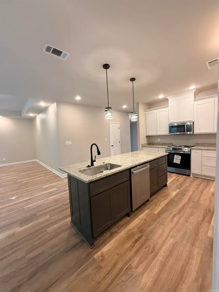 370 Meadow Creek Drive, Haskell, AR 72015 - Image #2