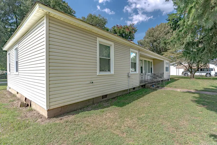 609 S Main St, Leachville, AR 72438 - Image #3