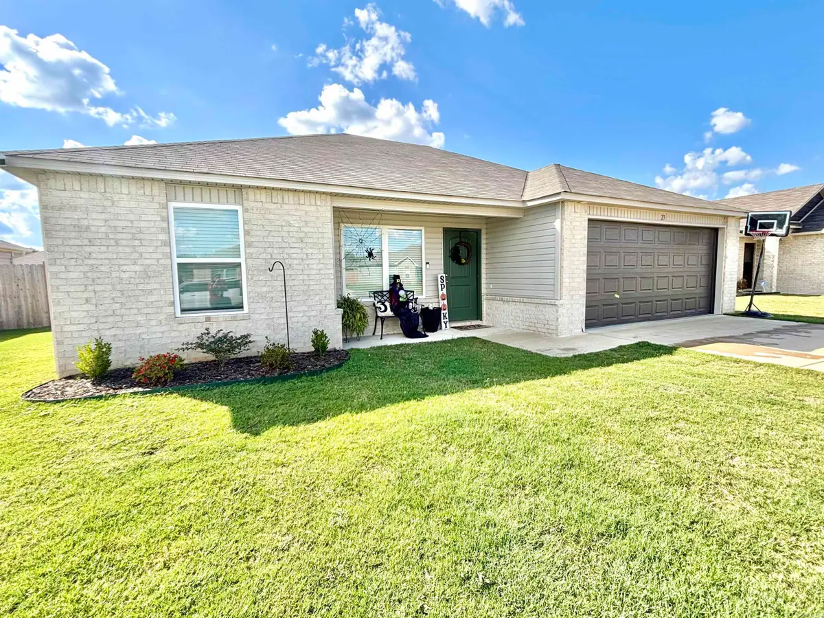 23 Candlelight Dr, Conway, AR 72032 - Image #1
