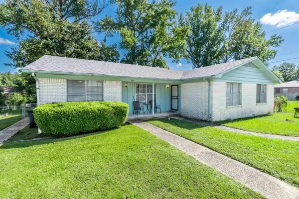 618 & 620 Newcastle Dr, Sherwood, AR 72120