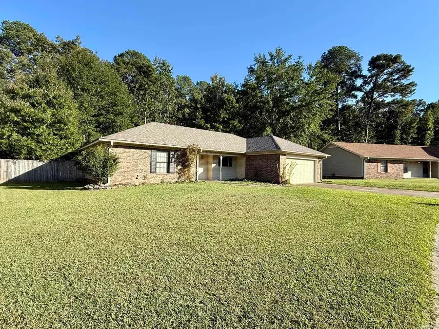 203 Honeysuckle Hills Drive, Redfield, AR 72132 - Image #2