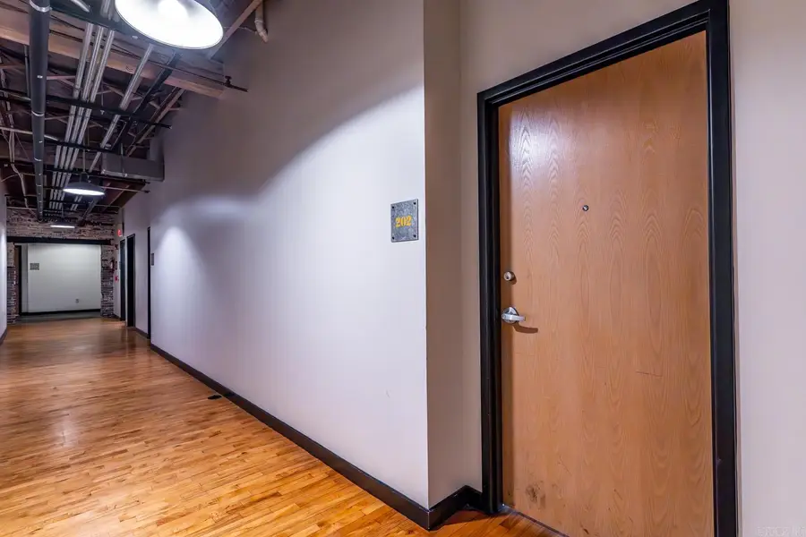423 E 3rd Street #202, Little Rock, AR 72201 - Image #2