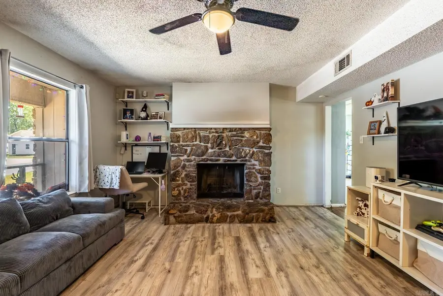 31 Kingspark Drive, Maumelle, AR 72113 - Image #2