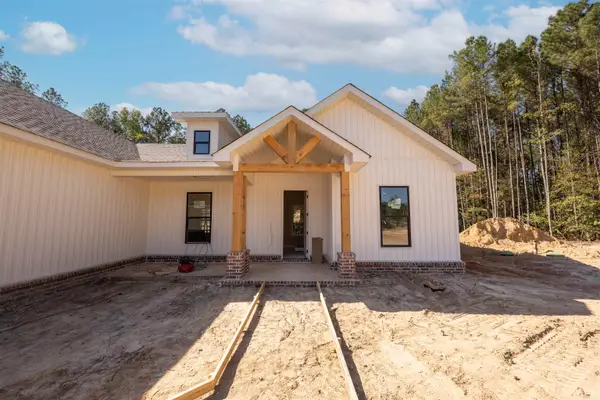 1060 Creekwood Circle, Bauxite, AR 72011