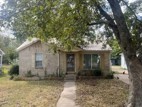 604 Mclain, Newport, AR 72112