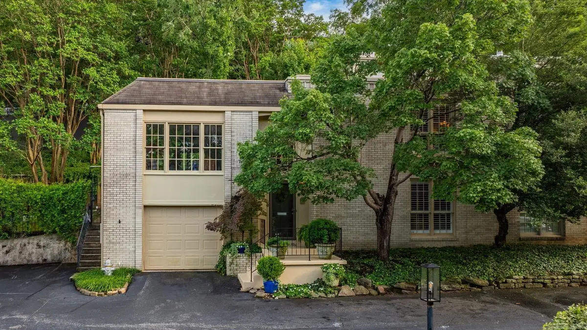 3901 Cedar Hill #18, Little Rock, AR 72202 - Image #1