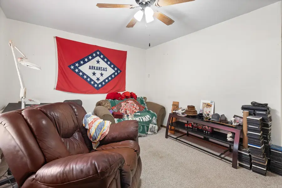 105 E Division Avenue, Yellville, AR 72687 - Image #3