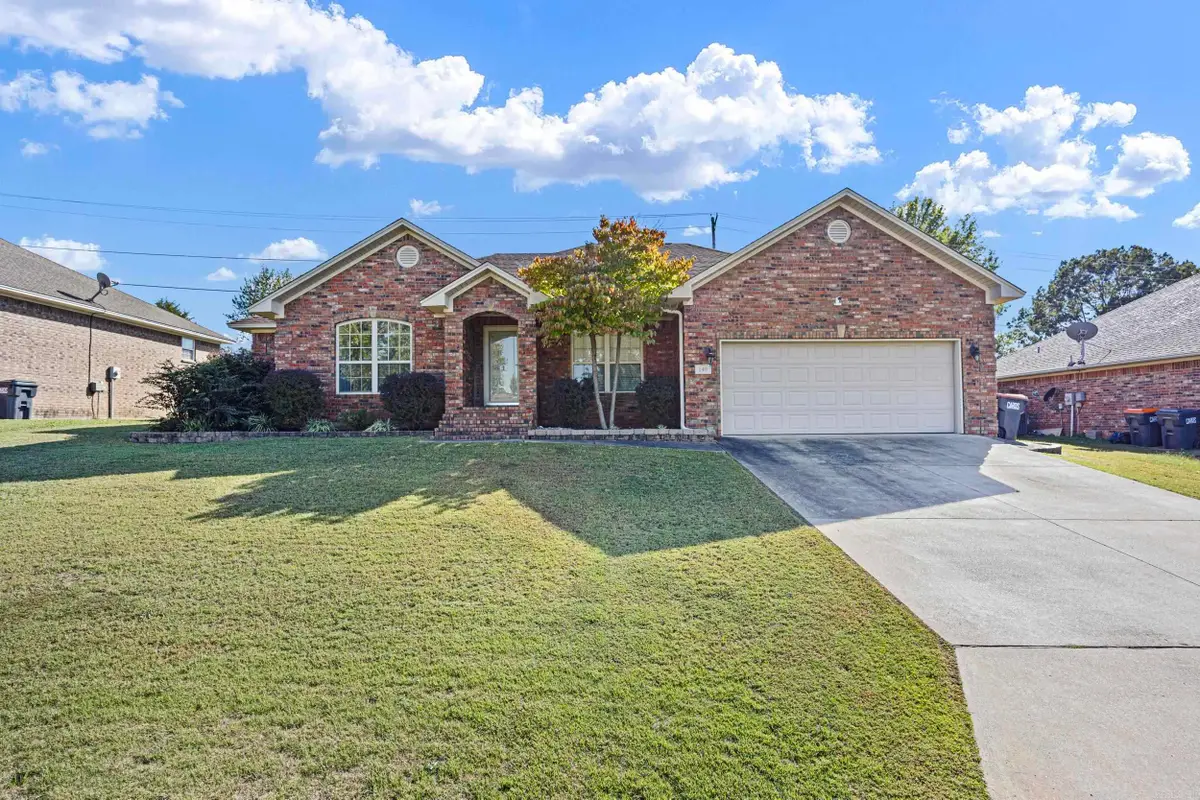 140 Hawthorne Lane, Russellville, AR 72802 - Image #1