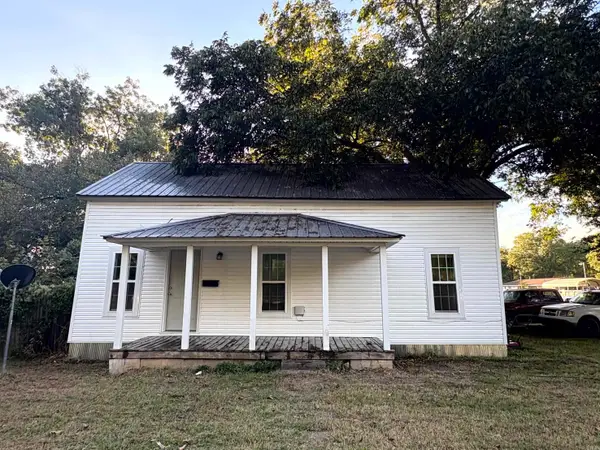 112 N 5th, Paris, AR 72855