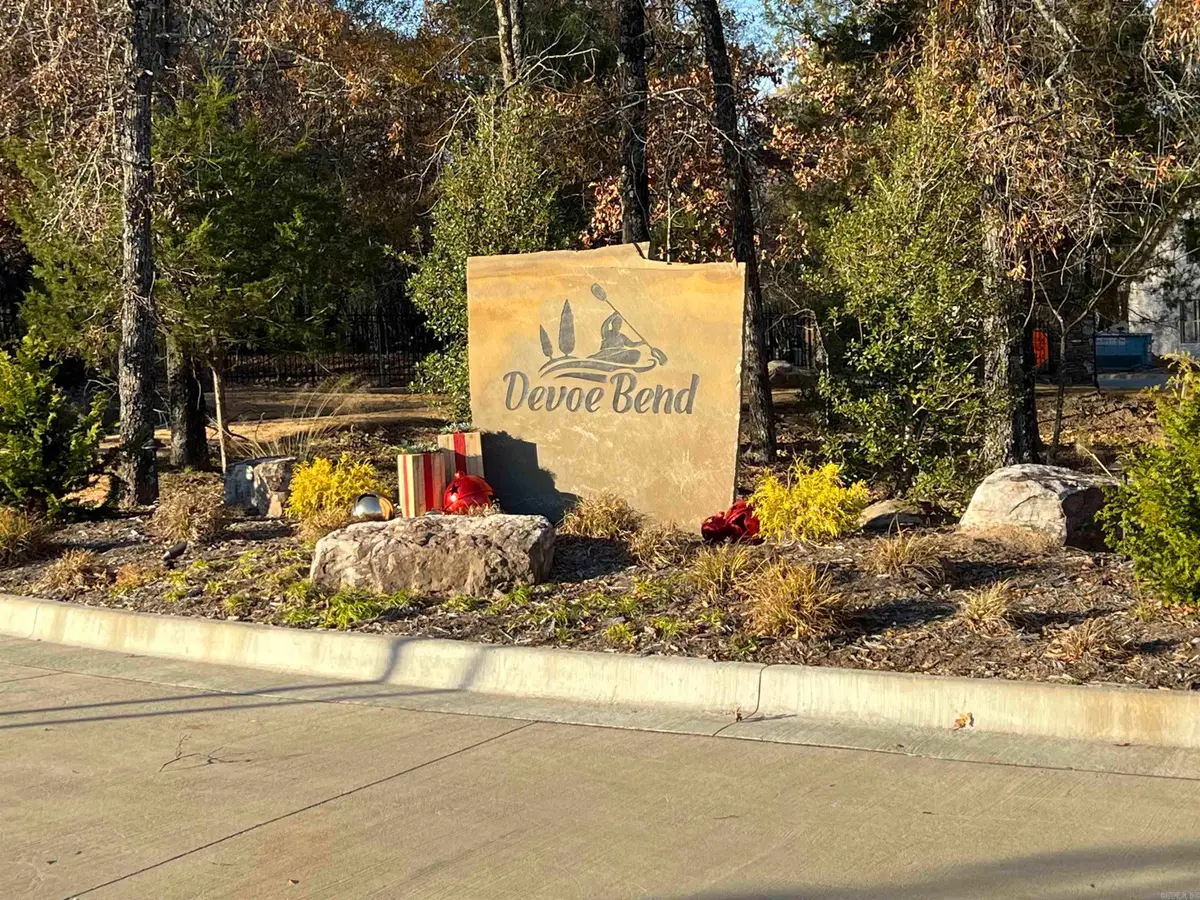 303 Devoe Bend Drive, Maumelle, AR 72113 - Image #1