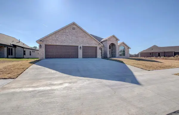 520 Corondelet Lane, Maumelle, AR 72113