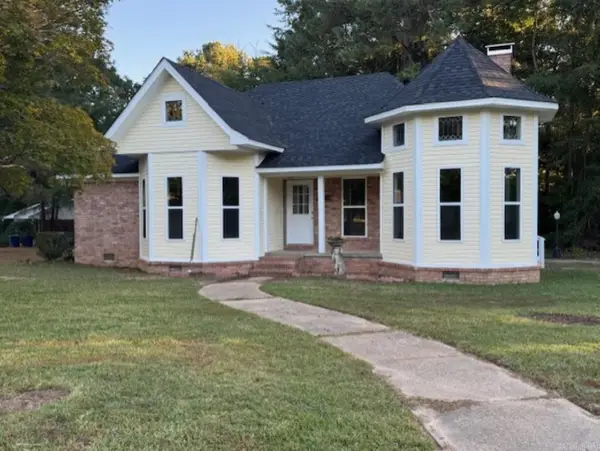 1179 Pinecrest Dr, Camden, AR 71701