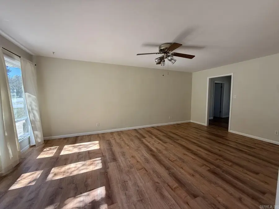 1123 W Newman Avenue, Harrison, AR 72601 - Image #2