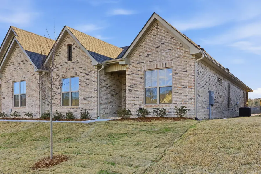 201 Edgewood Circle, Little Rock, AR 72223 - Image #2