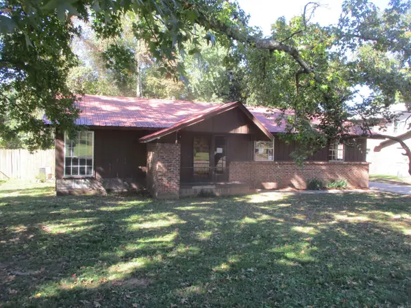 1104 N 4th Street, Paris, AR 72855