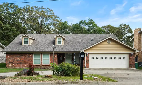 1023 S Claremont Avenue, Sherwood, AR 72120