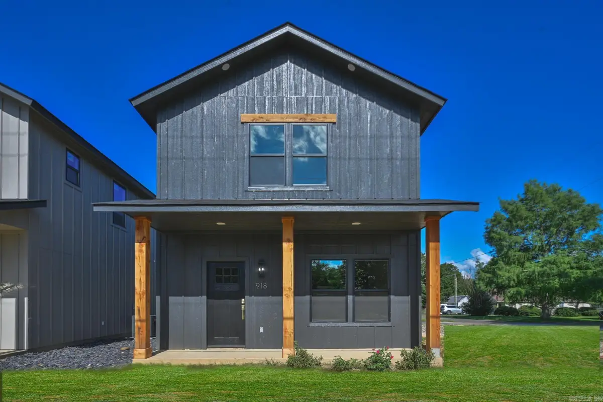 918 Reine Street, Mena, AR 71953 - Image #1