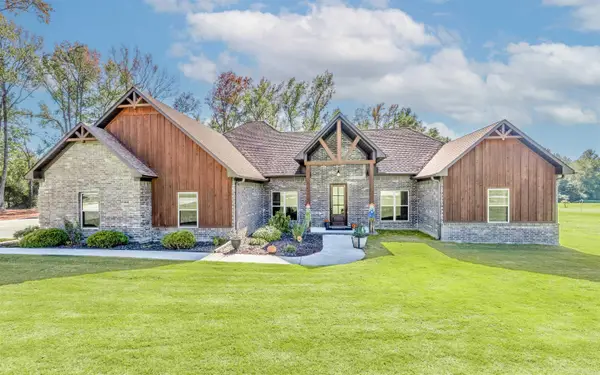 8 Winterberry Drive, Greenbrier, AR 72058