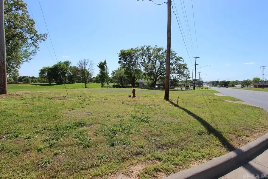 2485 E Oak Street, Conway, AR 72032 - Image #2