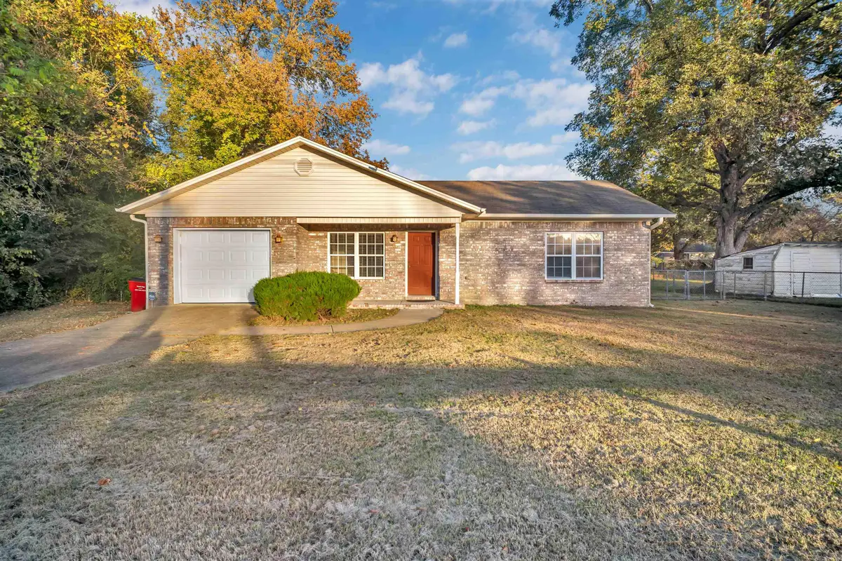 306 N Bentley Street, Morrilton, AR 72110 - Image #1