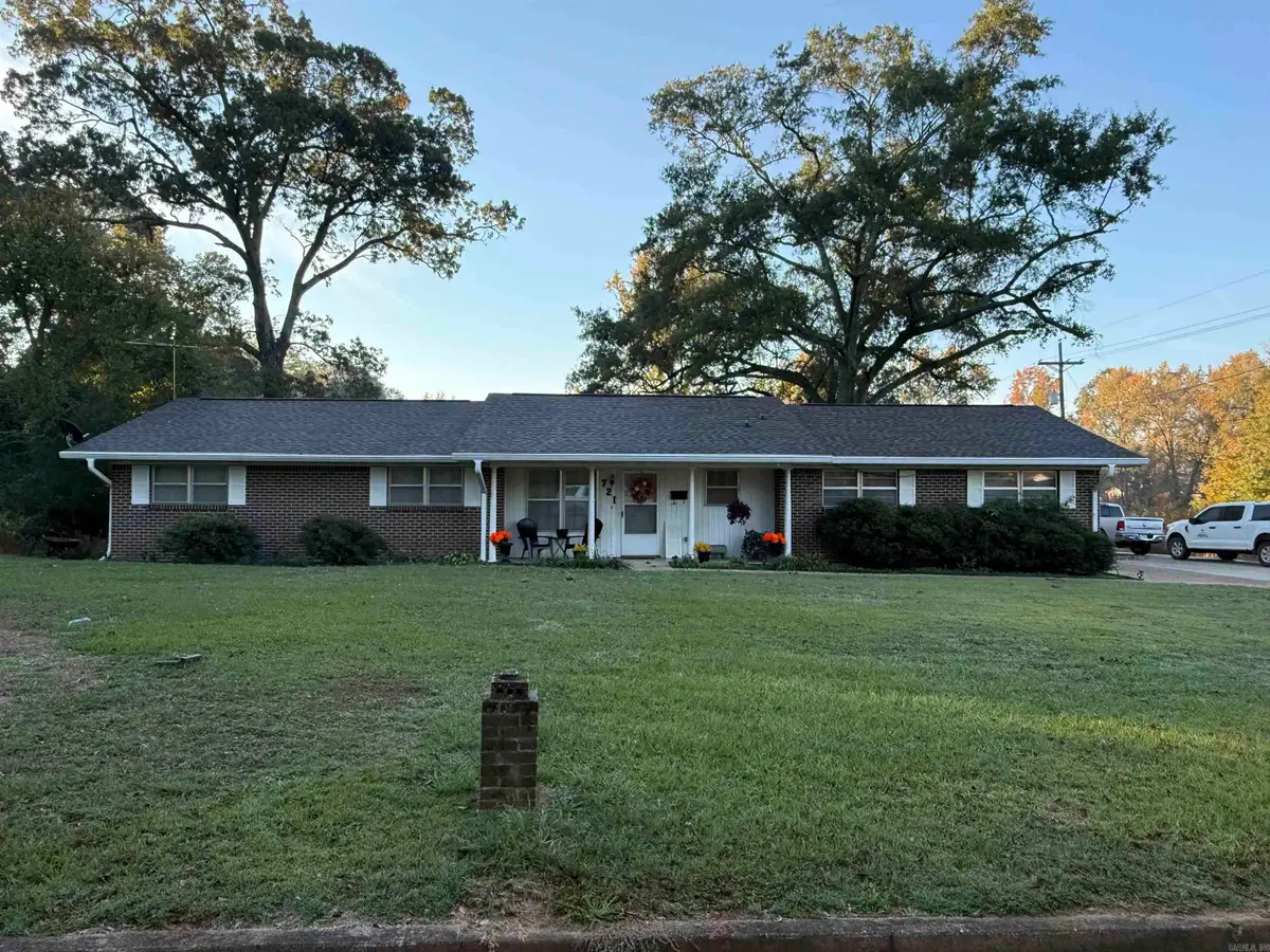 721 W College Street, Nashville, AR 71852 - Image #1