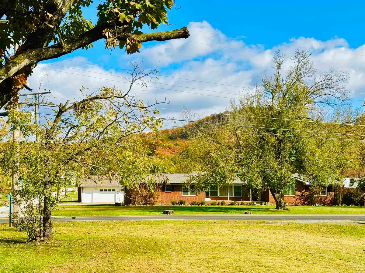 100 E Campus Street, Marshall, AR 72650 - Image #1