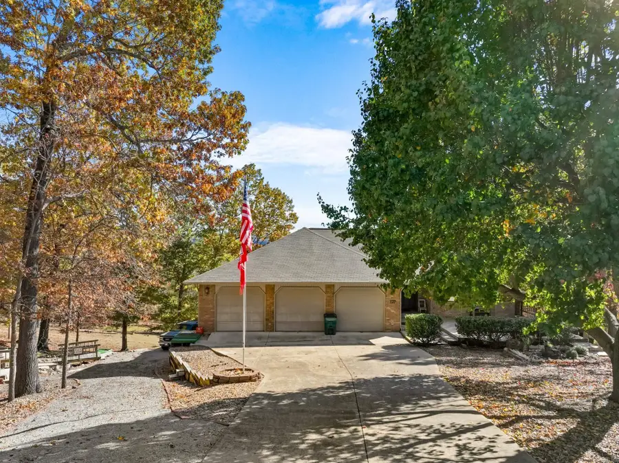 127 Concord Place, Bull Shoals, AR 72619 - Image #2