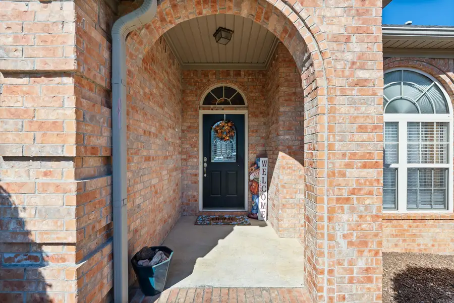 102 Creek Valley Lane, Maumelle, AR 72113 - Image #2