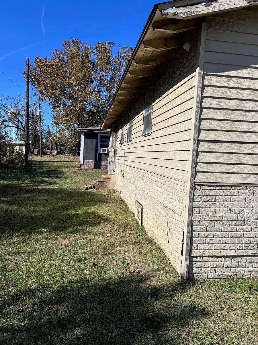 117 N Loop, Mineral Springs, AR 71851 - Image #2