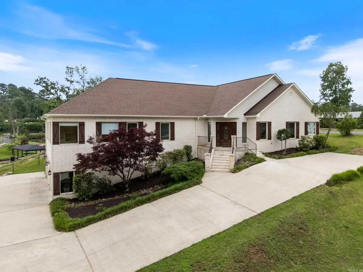 261 Peninsula Drive, Hot Springs, AR 71901 - Image #1