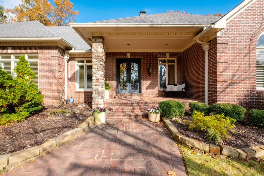 18 Chenal Cir, Little Rock, AR 72223 - Image #3