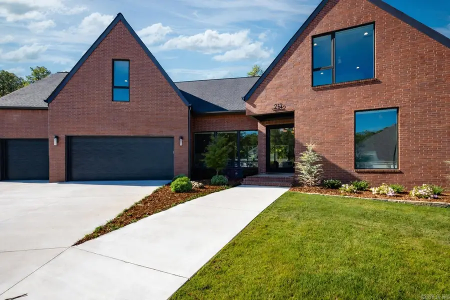 212 Abington Circle, Little Rock, AR 72223 - Image #2