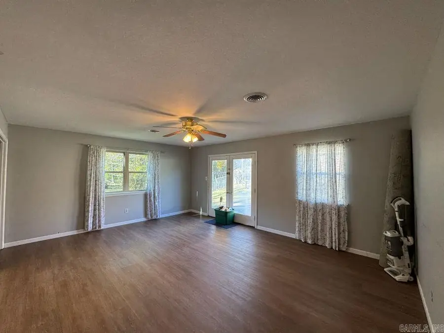 1000 W 17th Terrace, Russellville, AR 72801 - Image #2