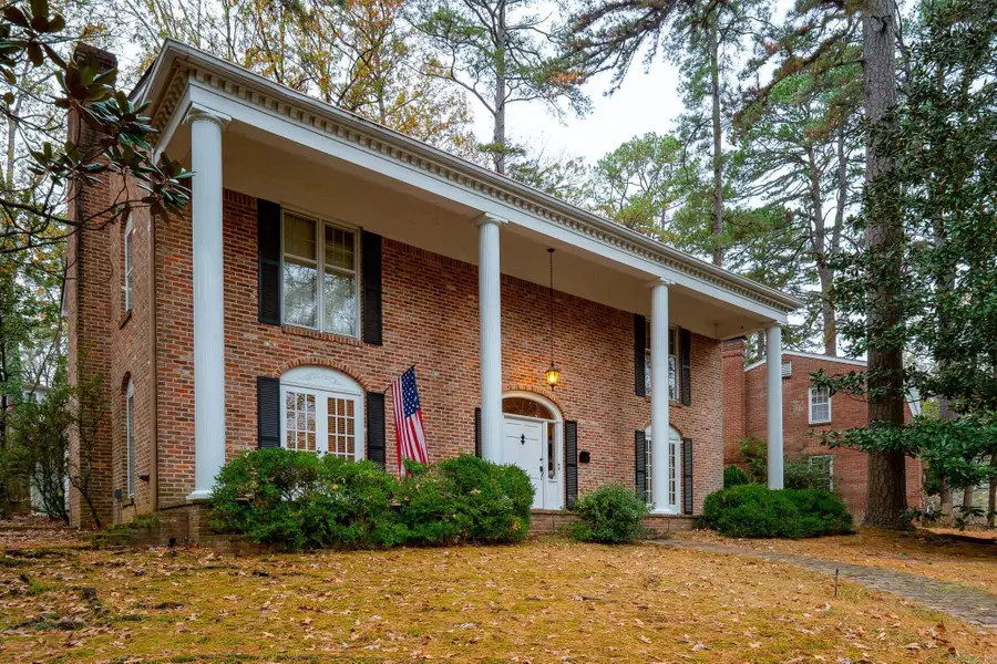 3118 Foxcroft Rd, Little Rock, AR 72227 - Image #2