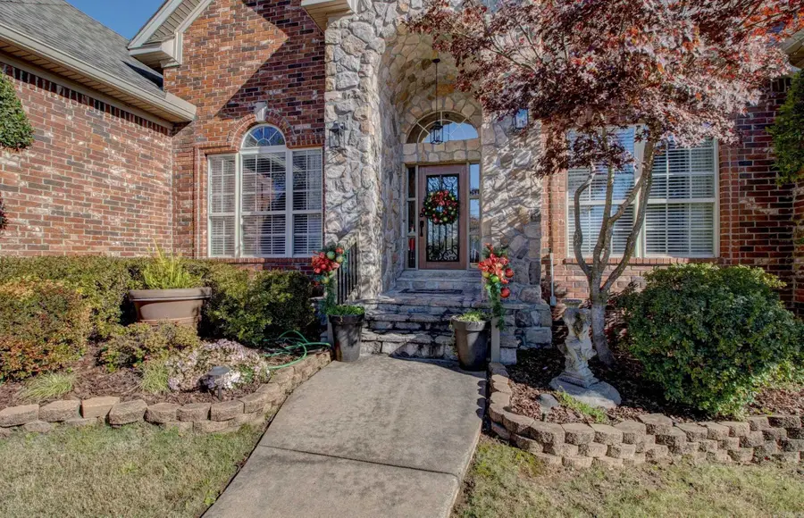 125 Mohawk Dr, Maumelle, AR 72113 - Image #2