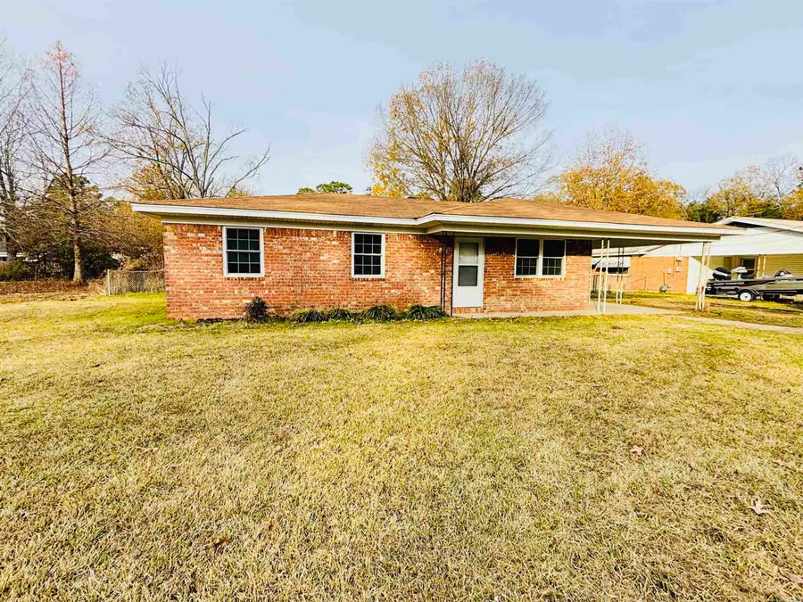 907 Seahorn Street, Gurdon, AR 71743 - Image #2